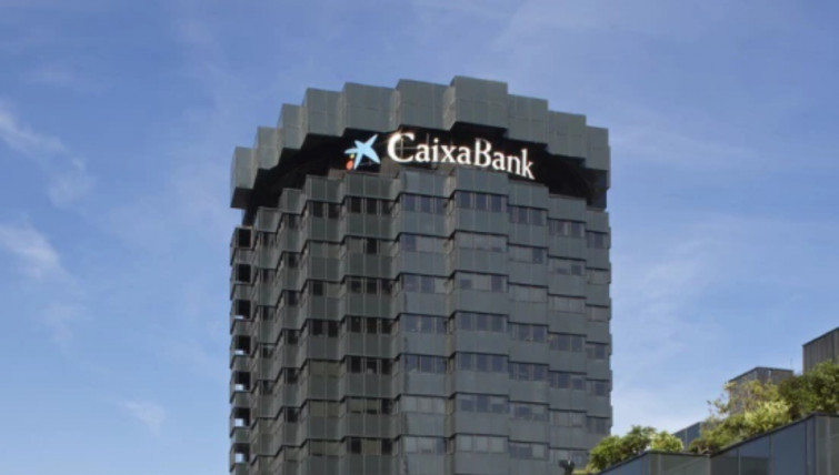 CaixaBank supera el 56% de su programa de recompra de acciones