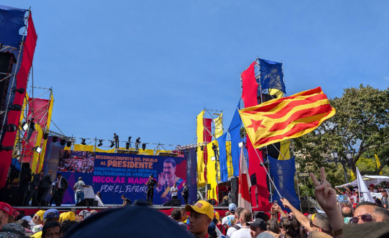 Una delegación de la CUP y la Esquerra Independentista viaja a Venezuela para apoyar a Maduro