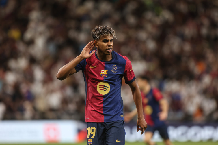 El Barça perdona una goleada apoteósica al Real Madrid y alza la Supercopa (5-2)