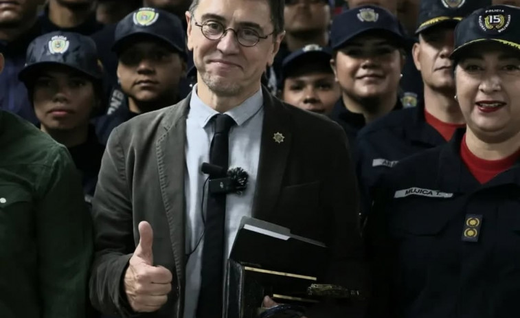 Juan Carlos Monedero imparte un taller sobre derechos humanos en la peor cárcel de Venezuela