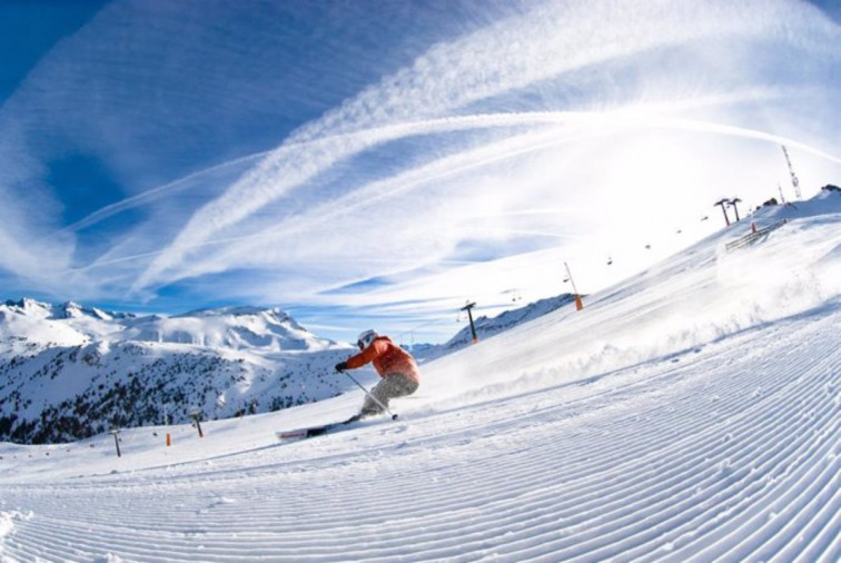 Esquí, snowboard, travesía... los deportes de invierno piden paso