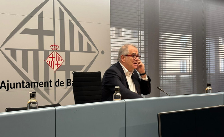 Collboni prorroga los Presupuestos y carga contra los Comuns: 
