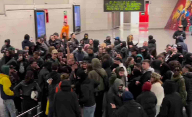 Caos en el metro de Barcelona: una 'rave' ilegal paraliza el transporte y deja múltiples daños