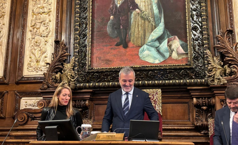 La extraña alianza entre Junts, PP y Comuns para debilitar a Collboni