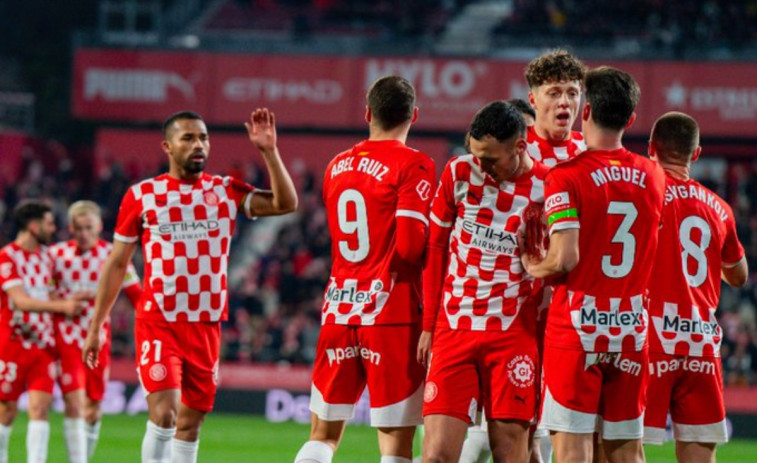 El Girona mantiene viva su fe en Europa ganando a Las Palmas (2-1)