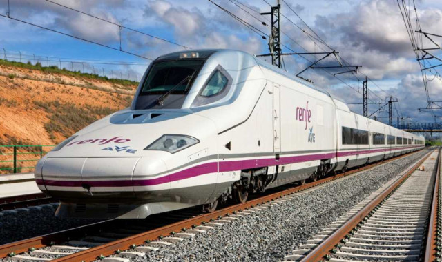 Sabotaje en la línea AVE Madrid-Sevilla deja más de 6.000 afectados en plena operación retorno