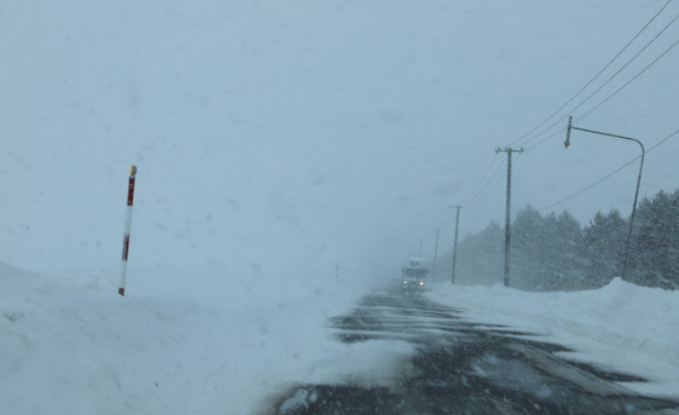 Atrapadas más de 100 personas por las fuertes nevadas en dos hoteles del este de Japón