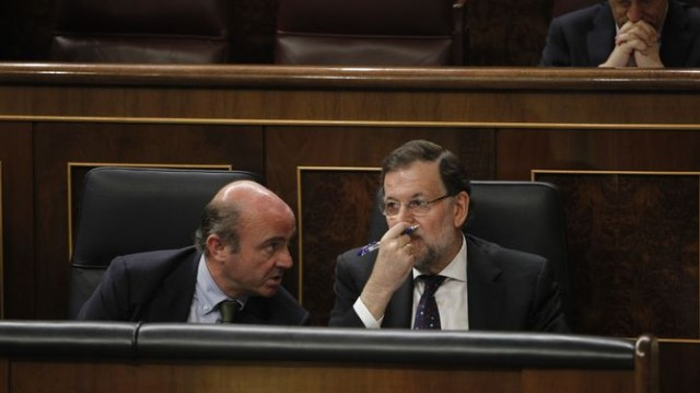 Rajoy evita que De Guindos dé explicaciones por el 'caso Soria'