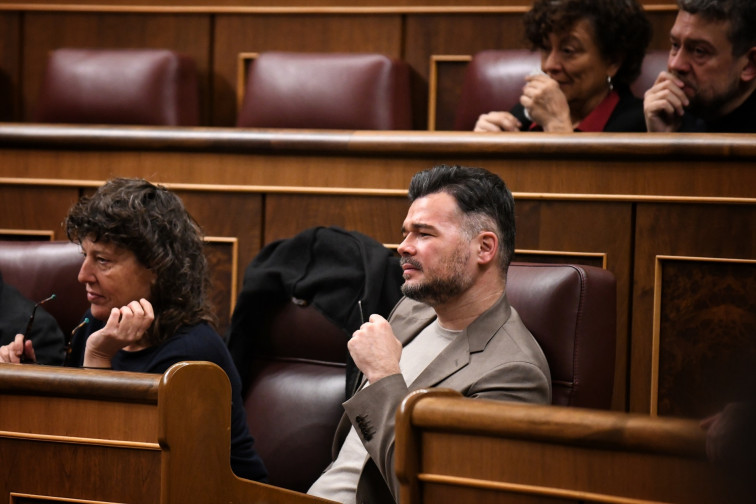 Rufián estalla contra el PSOE por el IRPF en el SMI: 