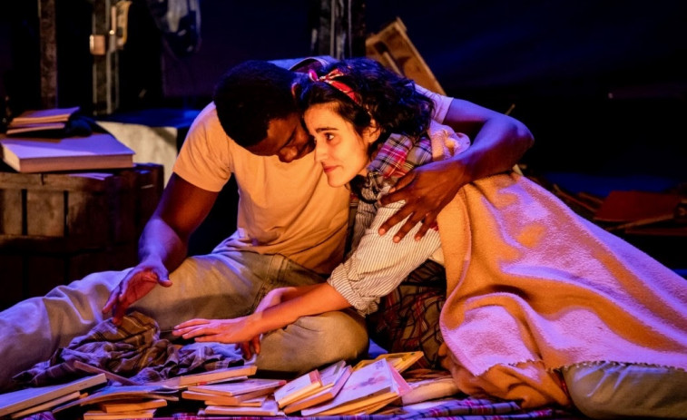 El Teatre Romea acoge la primera adaptación teatral de 'Mecanoscrit del segon origen'