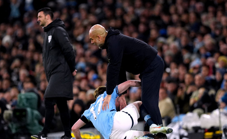 El Manchester City suma una nueva derrota, pero mantiene vivo su objetivo más realista (0-2)