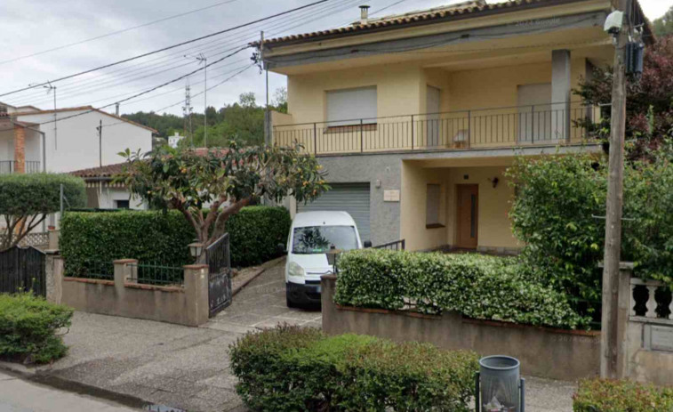 Un hombre de 90 años de Girona denuncia que su vivienda ha sido ocupada por dos familias con niños