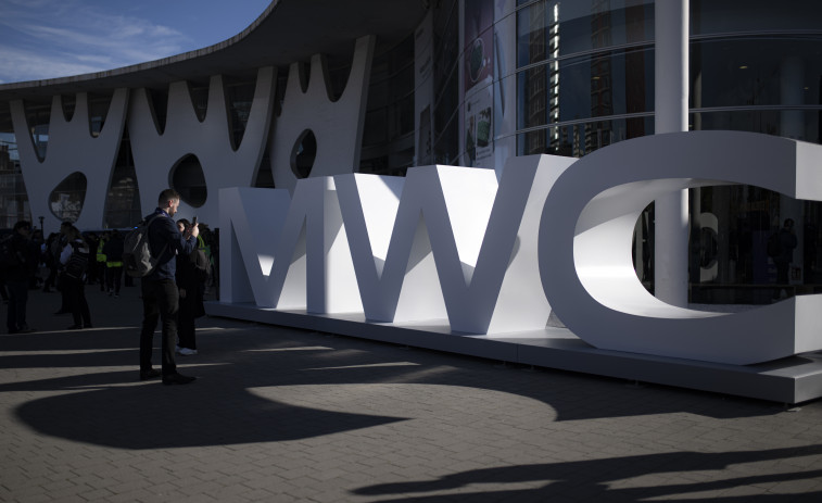 El MWC arranca el lunes con el reto de superar los 101.000 visitantes y la IA en el centro