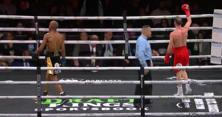 Sandor Martín pierde el mundial de boxeo de forma polémica en Nueva York