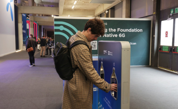 Aigües de Barcelona muestra su apuesta por la hidratación sostenible y el residuo cero en el MWC 2025