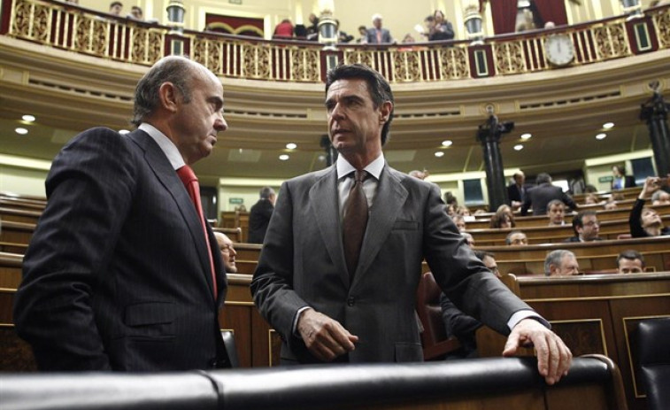 De Guindos explicará este martes en comisión el 'dedazo' de Soria