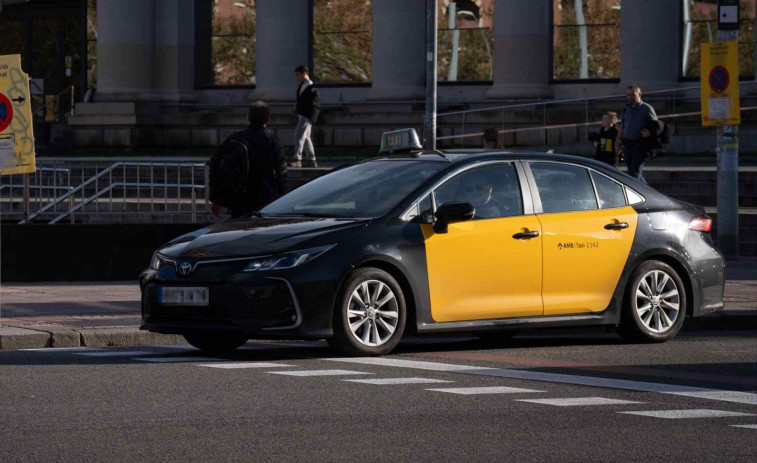 Roban un taxi a punta de navaja en Barcelona y aparece horas después en Marsella