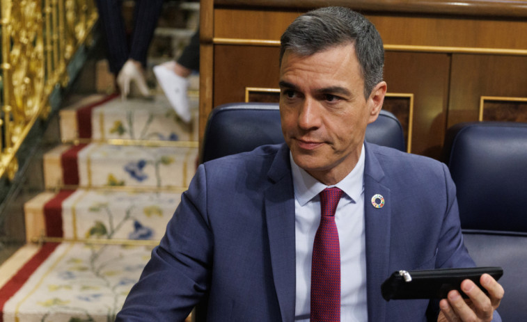 Sánchez recuerda que la Ley de Extranjería ya dice que los migrantes deben conocer las lenguas cooficiales
