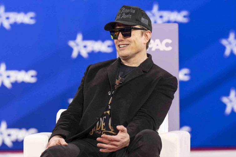 Elon Musk denuncia un ciberataque masivo contra X: señala a un grupo coordinado o incluso a un país