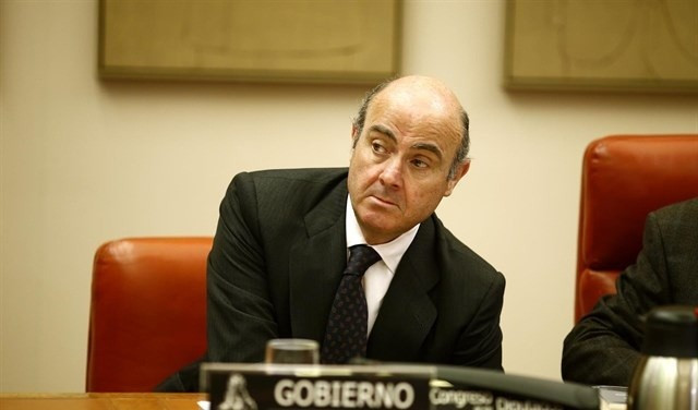 De Guindos, convocado en el Congreso por el 'caso Soria'