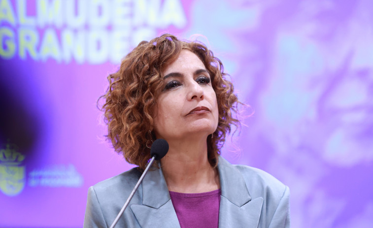 Montero dice que aplicaría ya la amnistía a Puigdemont para que viviera en España y 
