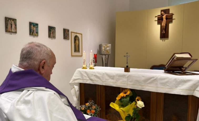 Primera imagen del Papa Francisco desde que fue ingresado hace más de un mes