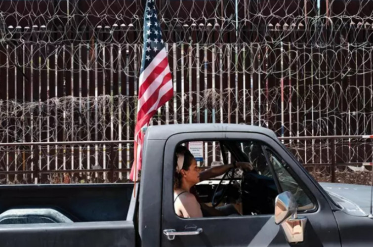 Más kilómetros de muro entre los Estados y México