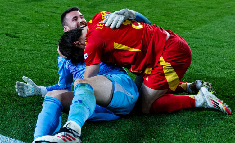 Los penaltis salvan a España tras un partido loco contra Países Bajos