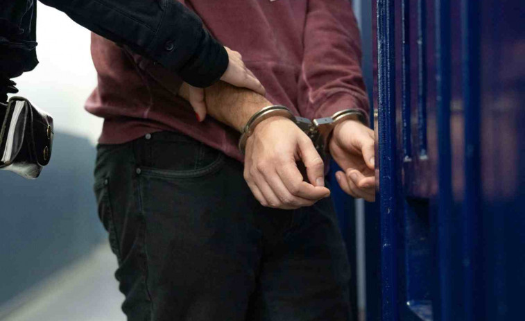 Detenido por asaltar dos casas familiares a punta de pistola en Martorell y Sant Cugat