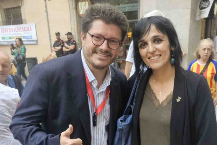 El nuevo chaquetero de la política catalana hace el saludo nazi: militó en CiU, Cs, y ahora está en AC