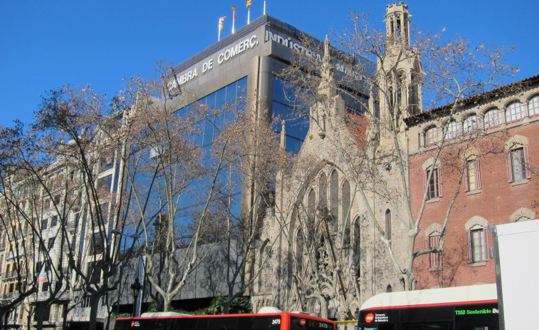 La renta disponible por persona en Catalunya está estancada desde el año 2000