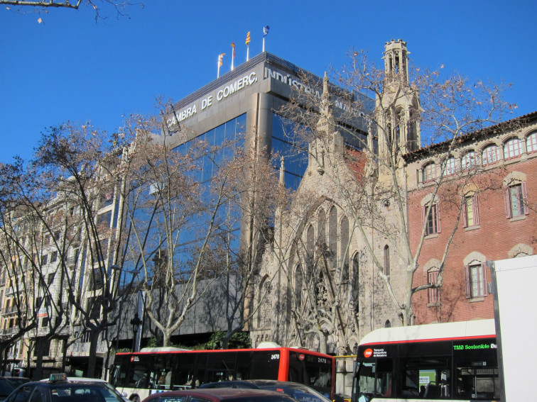 La renta disponible por persona en Catalunya está estancada desde el año 2000