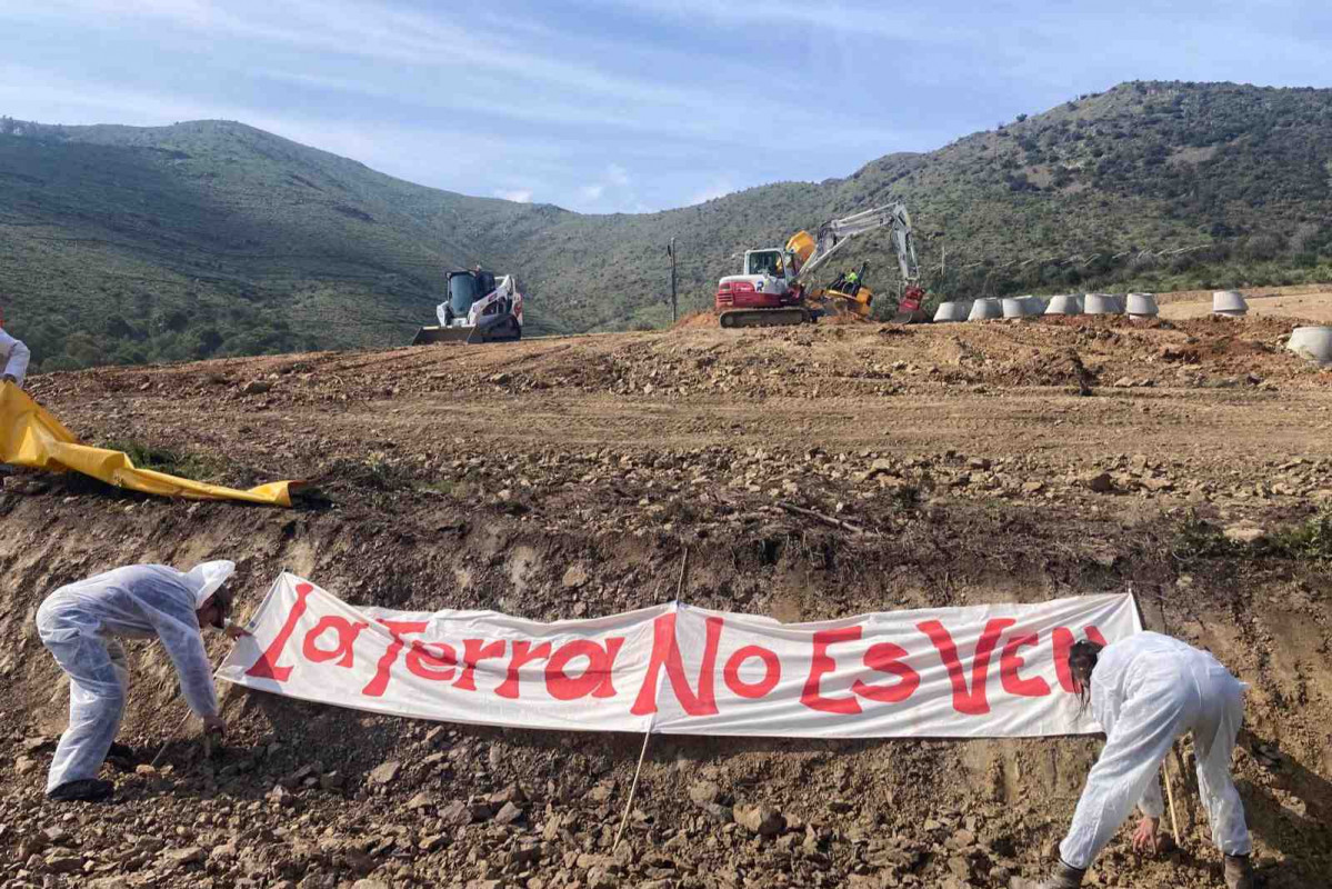 Ecologistas manifestándose en Llançà
