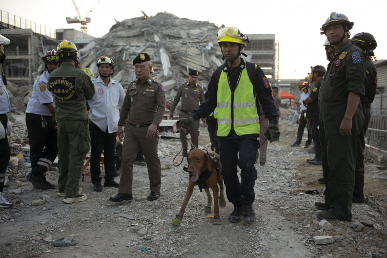Terremoto en Birmania, el caos aumenta: más de 1.600 muertos y más de 3.000 heridos