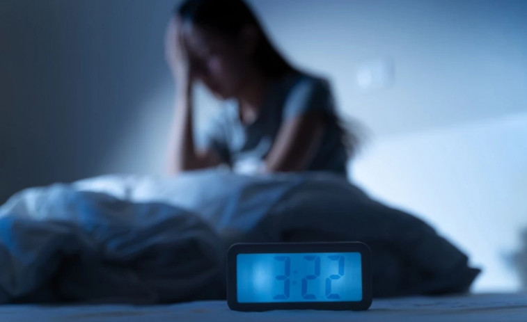 ¿Problemas para dormir? ¡Revisa si haces esto por la noche!
