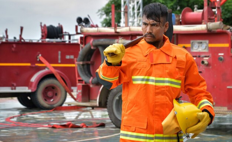 Una explosión en una fábrica de fuegos artificiales deja decenas de fallecidos en la India