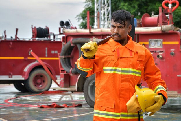 Firefighters prepare help victims fire 369024 28