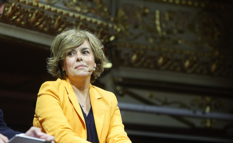 Sáenz de Santamaría pide aplazar su comparecencia en la 'Operación Catalunya' porque tiene un viaje
