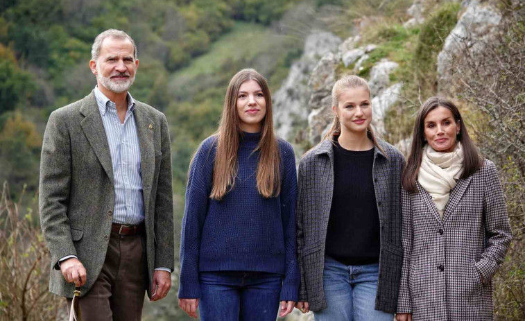 El consejo que le han dado los Reyes a la Princesa Leonor tras la publicación de las fotos en bikini