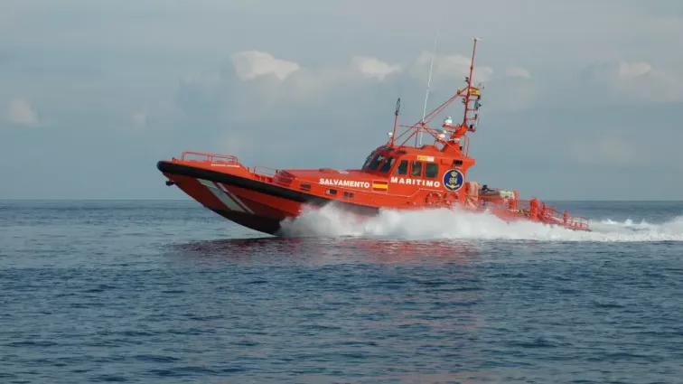 Muere un submarinista en la playa del Regueral de Cambrils