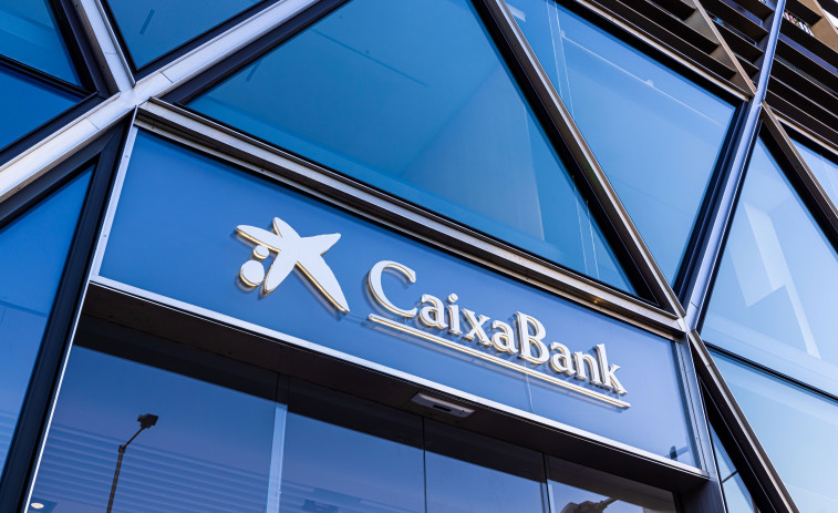 Alianza estratégica entre Caixabank y Salesforce para colaborar en proyectos de IA