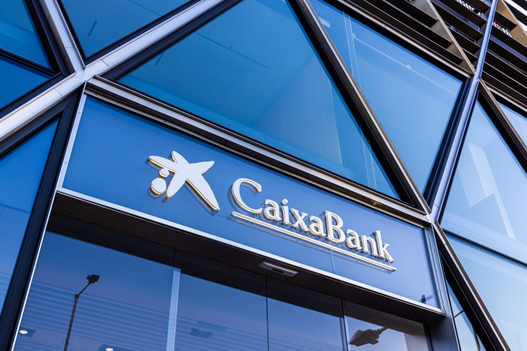 Alianza estratégica entre Caixabank y Salesforce para colaborar en proyectos de IA