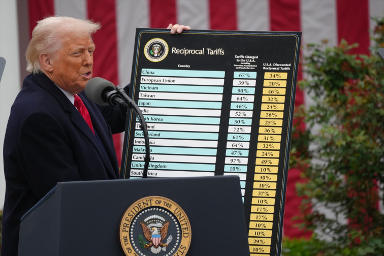 Trump amenaza a China con un arancel del 50% si Pekín no retira su tasa del 34%