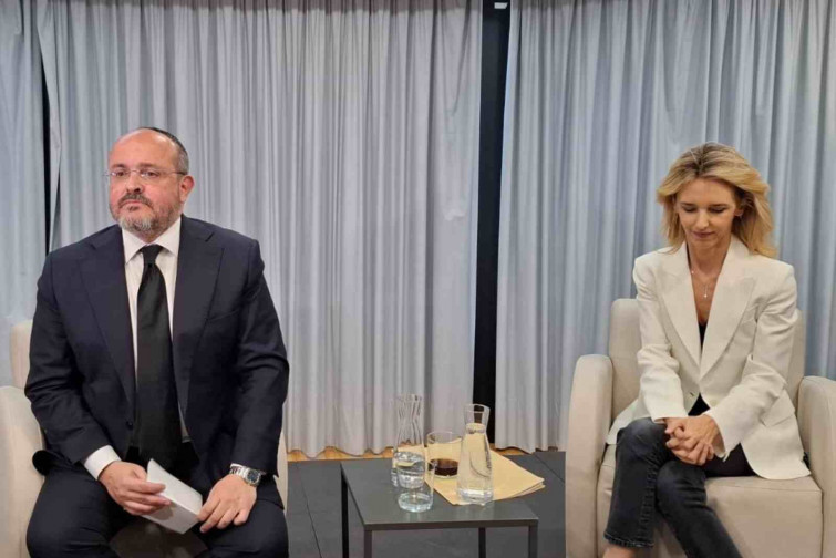 Alejandro Fernández se queda solo en Madrid: Feijóo lo deja tirado en la presentación de su libro