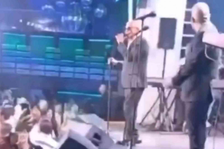 VÍDEO | Captan el momento en que se derrumba el techo de una discoteca: 12 muertos y decenas de heridos