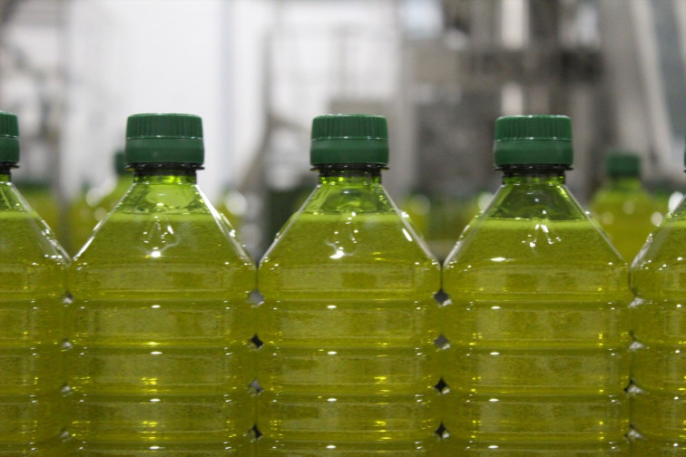 La OCU pide retirar aceites de orujo de oliva por la presencia de sustancias potencialmente cancerígenas