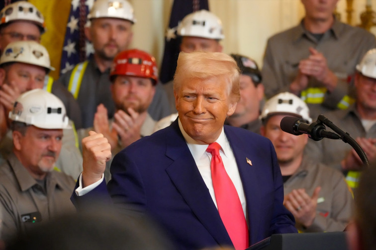 Trump se ríe de los líderes mundiales: 