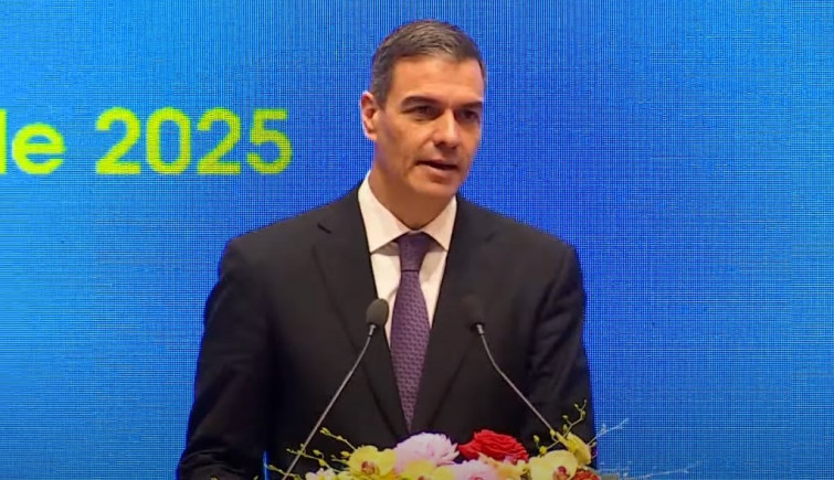 Pedro Sánchez aterriza en Vietnam para desafiar a Trump y vender los trenes de alta velocidad