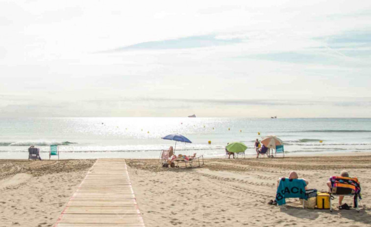 Microplásticos en la costa catalana: esta es la playa más contaminada