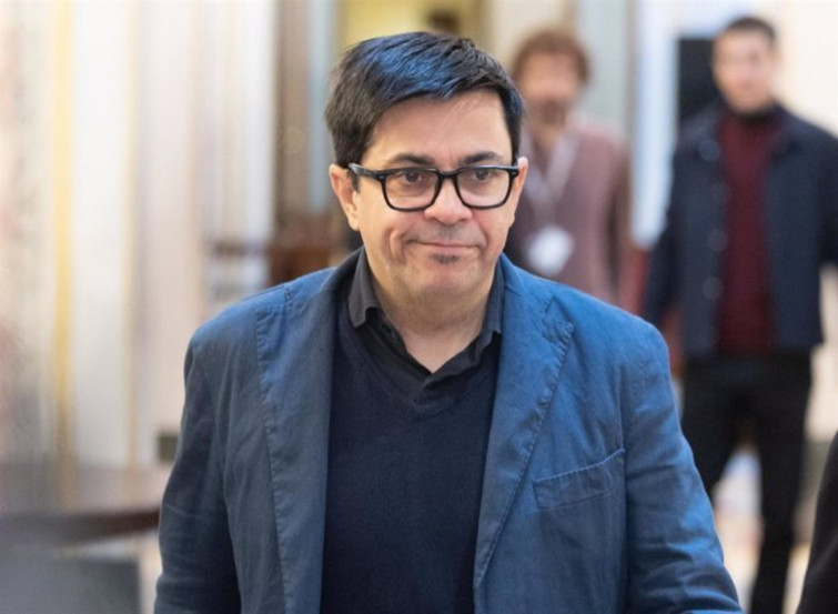 Esto es lo que piensa Pisarello sobre el posible 'sí' del PP a las medidas antiaranceles